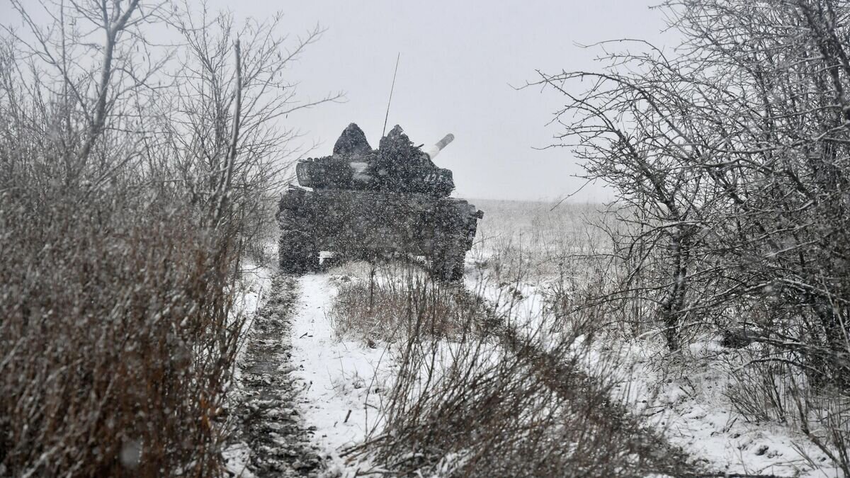    Танк Т-72 вооруженных сил РФ в зоне проведения спецоперации© РИА Новости