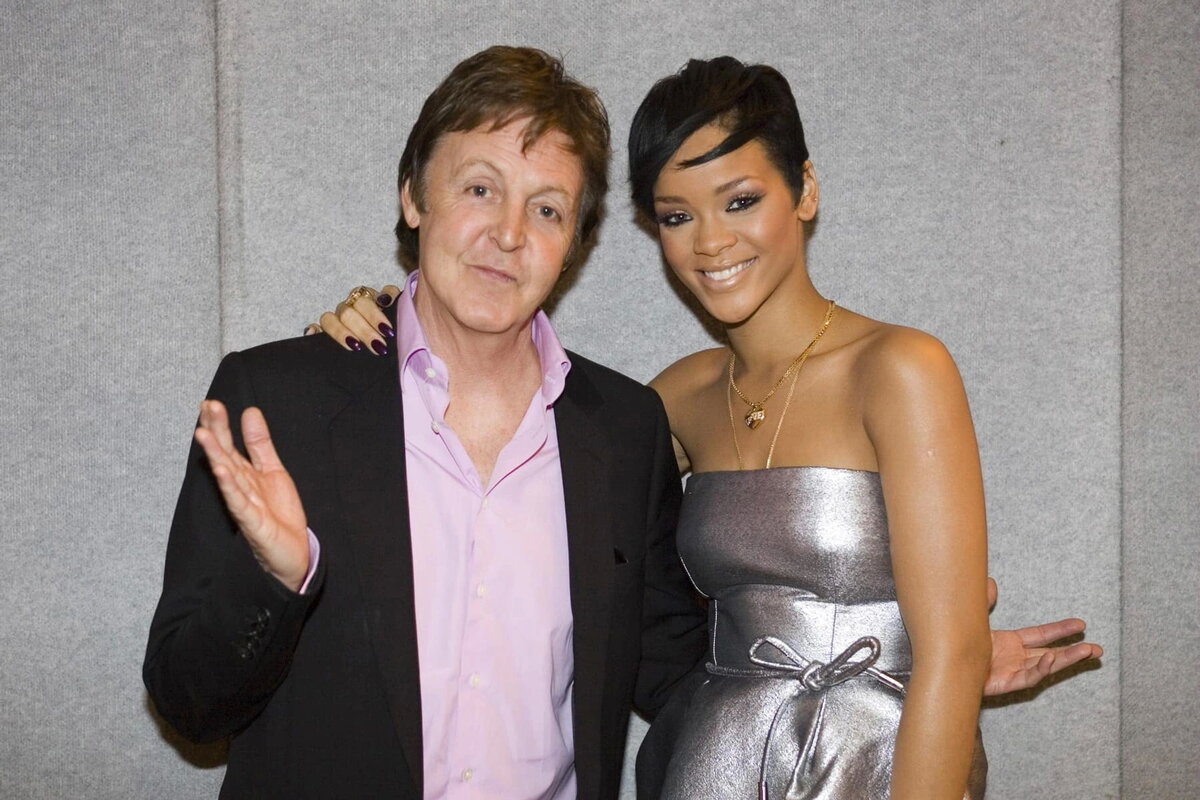 Пол с Рианной на Brit Award