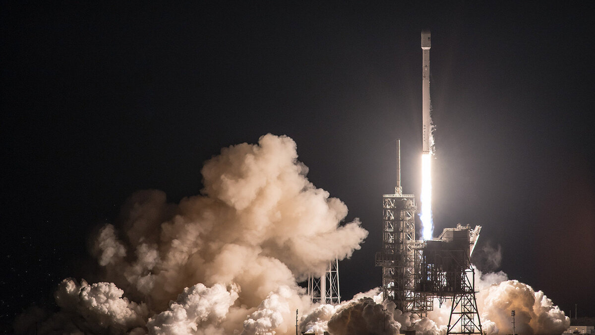    "Старт ракеты Falcon 9. Архивное фото© flickr.com / SpaceX