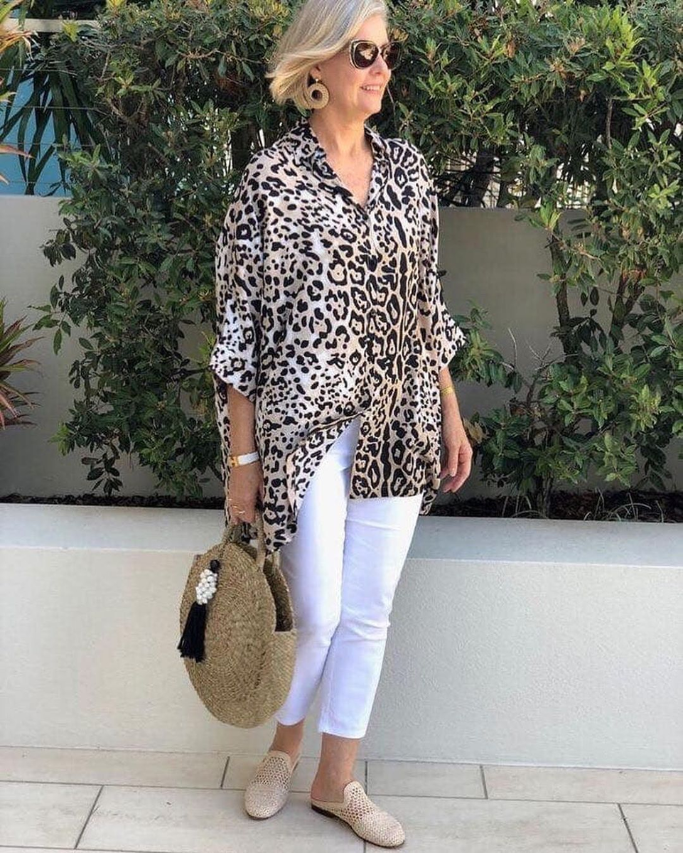 ирина конарева образы 2021. сильная и стильная в 60. образ современной женщины. одежда для женщины 50 лет стильная. джинсовки для женщин за 50.