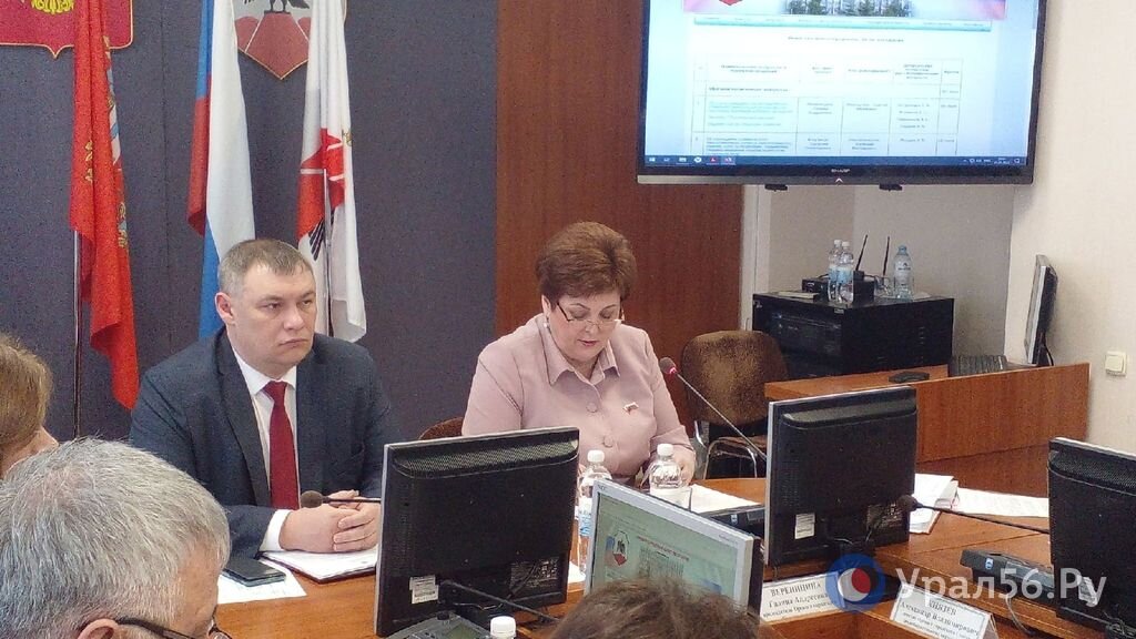    «Где логика» в снятии председателя горсовета? Орские единороссы «переобулись» за 1,5 месяца, а некоторые вообще «не вникали» в подробности