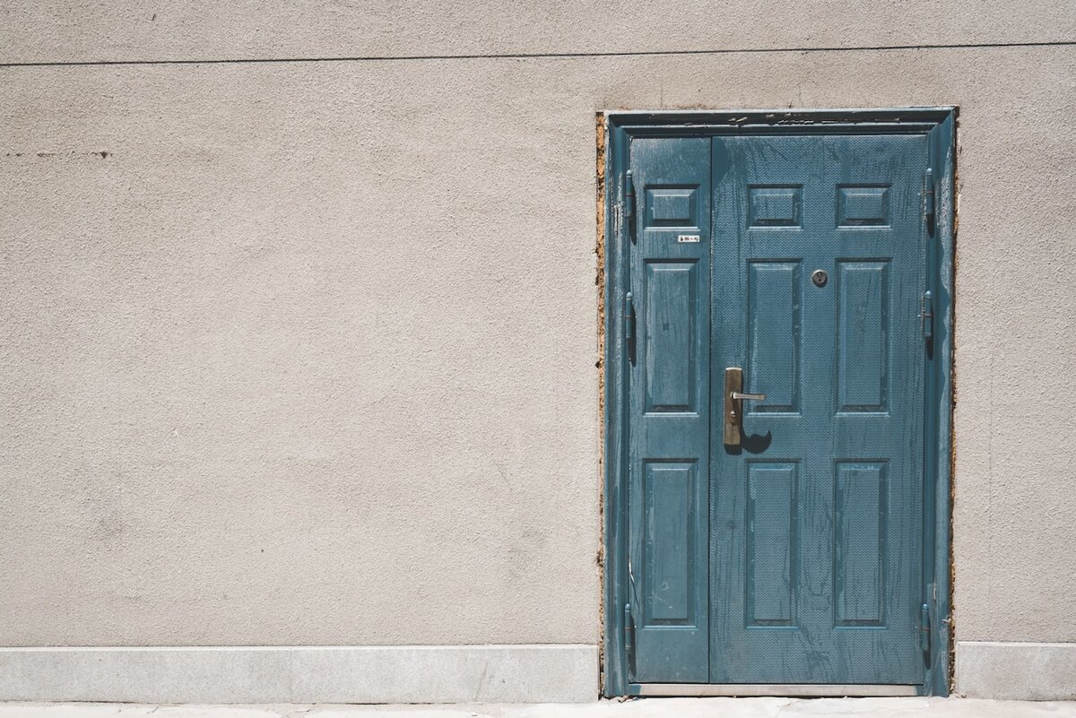 Как преобразить старую дверь - 16 способов восстановления