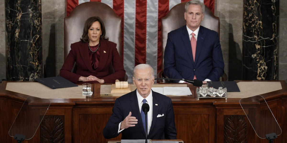 Байден выступил с ежегодным посланием...