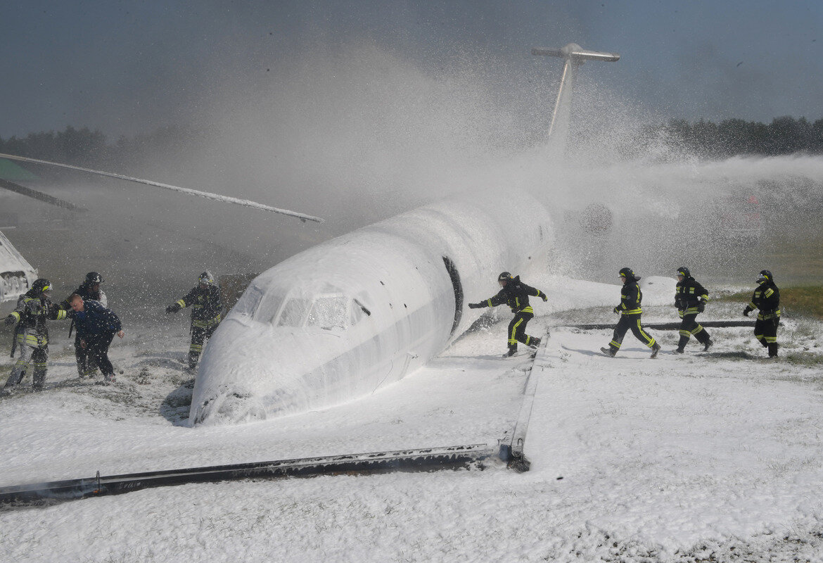Самолет приземлился в Валуйском городском округе.  Фото: © Komsomolskaya Pravda / Global Look Press / globallookpress.com