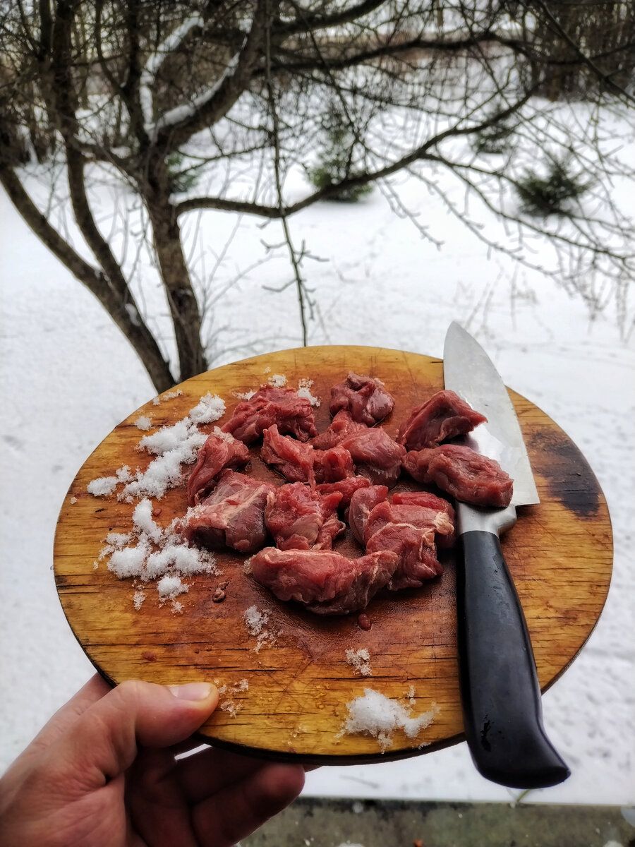 Сырое мясо оленя ( бедро) 