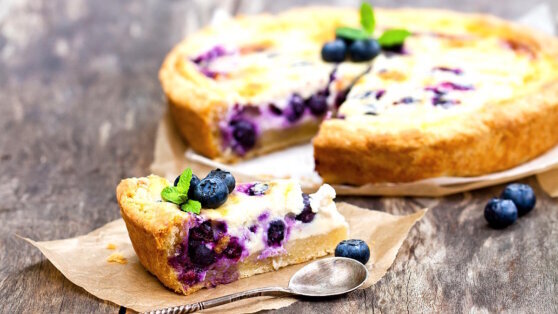    Праздничная кухня: нежный пирог с черникой на сметане Анна Белая