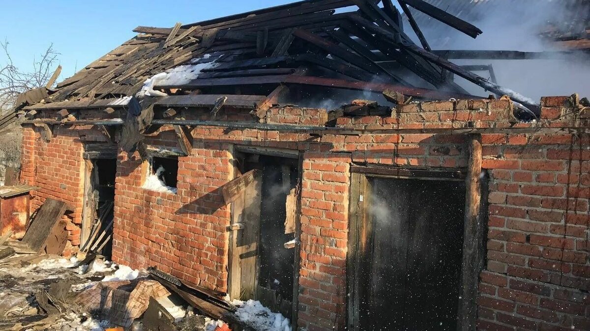     Вооруженные силы Украины обстреляли территорию Брянской, Курской и Белгородской областей. В некоторых приграничных селах в домах выбиты стекла и отключено электричество.