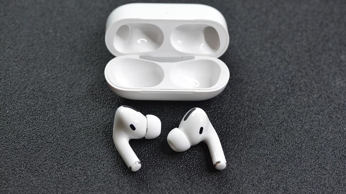    AirPods на столе:Pixabay.com