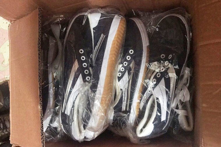    Дома у подозреваемых также нашли украденную обувь