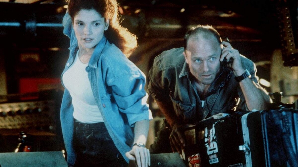 Синяя бездна 2 / 47 meters down: uncaged (2019). Клер холт синяя бездна. Синяя бездна 2. Бездна кэмерон. Синяя бездна кейт.