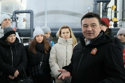    Губернатор Подмосковья Андрей Воробьев встретился с жителями Фрязина на ВЗУ №4 © Telegram-канал Губернатора Московской области Андрея Воробьева