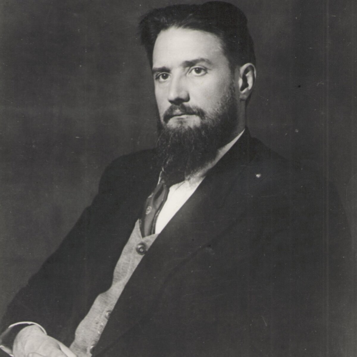 Игорь Курчатов