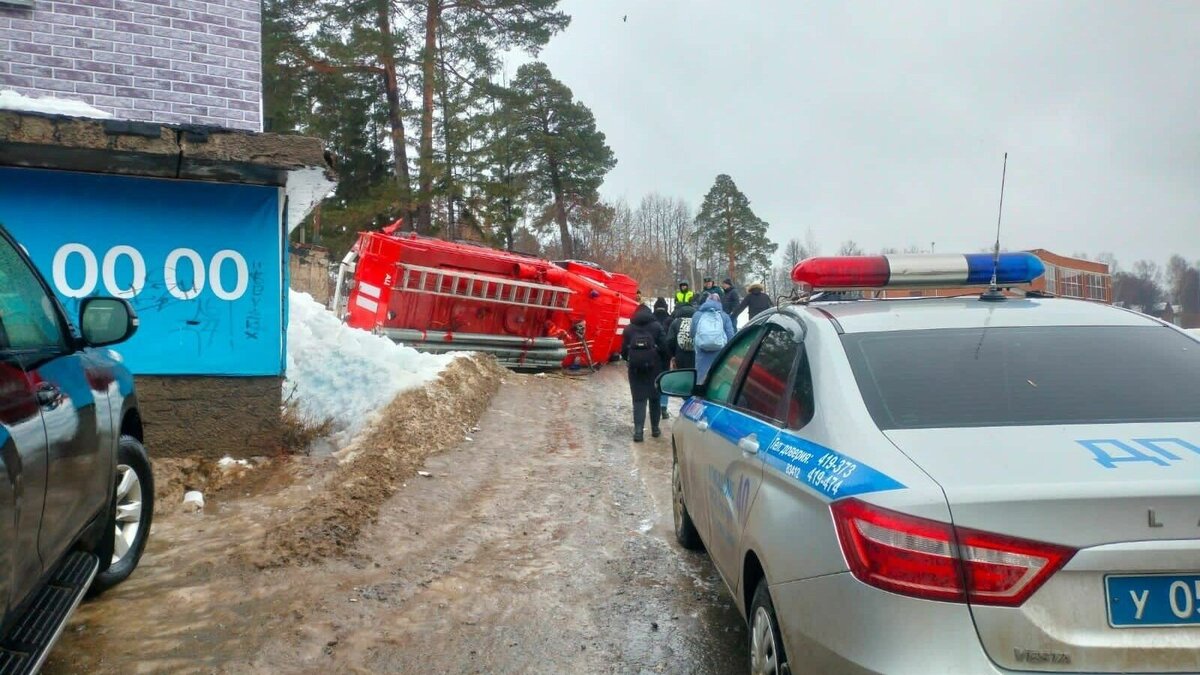 В Воткинске пожарная машина наехала на 18-летнюю девушку | udm-info.ru |  Дзен