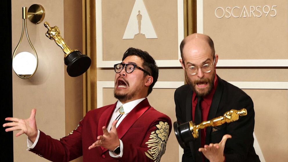 Дэн Кван и Дэниэл Шайнерт - режиссёры фильма "Всё везде и сразу"