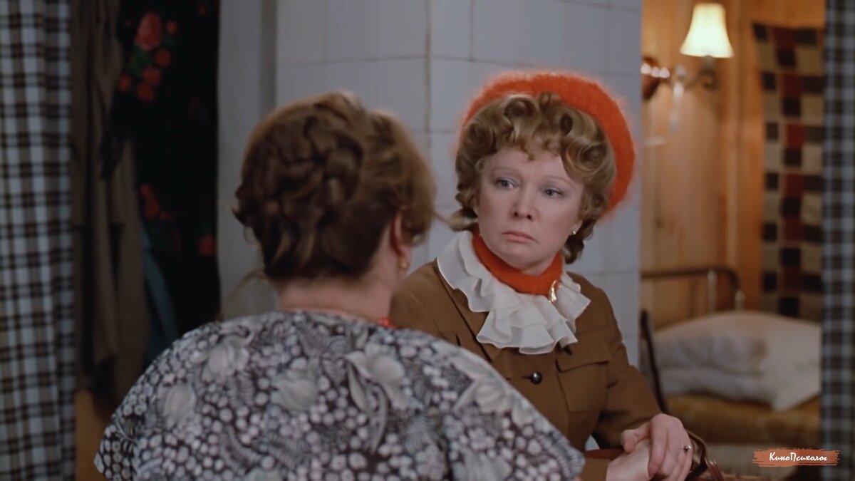 раиса захаровна в фильме любовь и голуби. любовь и голуби собака раисы захаровны. любовь и голуби собака раисы захаровны. гурченко в фильме любовь и голуби. гурченко в фильме любовь и голуби.