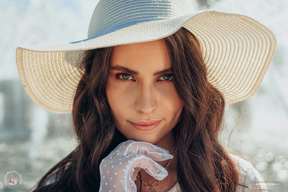Фотосессия проходила на Крестовском острове, г. Санкт-Петербург.
Дата съёмки: 14 августа 2022 года.
Модель: Александра Геннадьевна
Фотограф: Анастасия Белякова