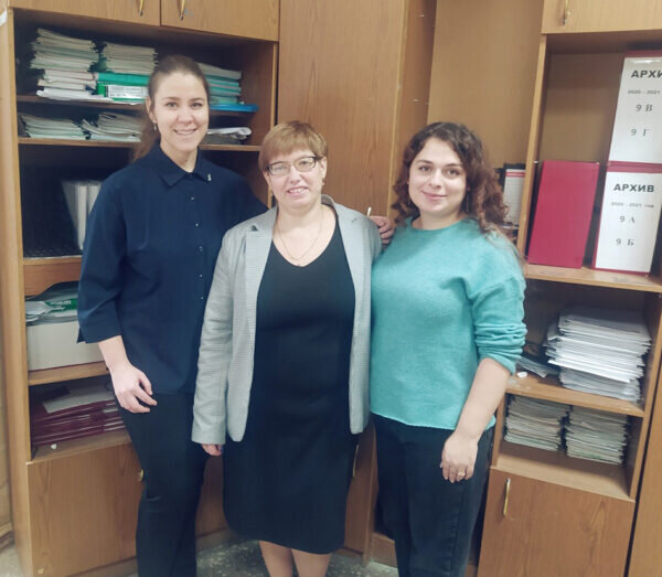    Слева направо: Полина ОКУЛОВА, Татьяна ДАНИЛОВА, Виктория ХАРЛАН