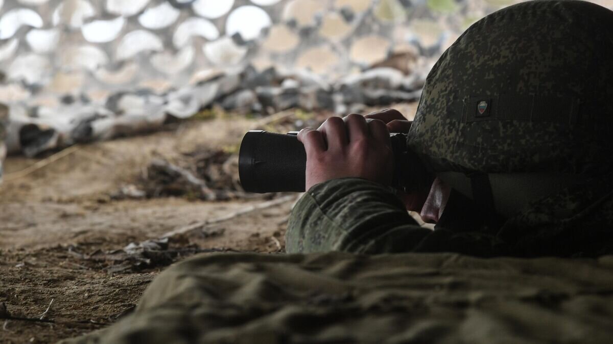    Военнослужащий ВС РФ на позициях в зоне проведения спецоперации© РИА Новости