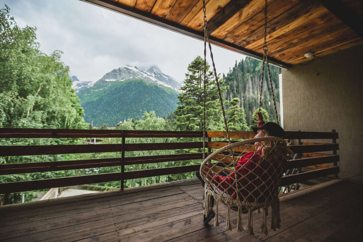 Виды из отеля в Домбае