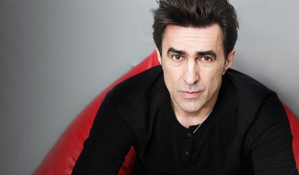 Вячеславом Бутусовым в песне «Я хочу быть с тобой» идеально передан смысл белого цвета