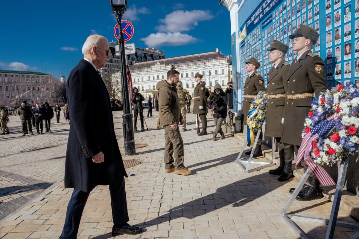 байден на кресле президента украины