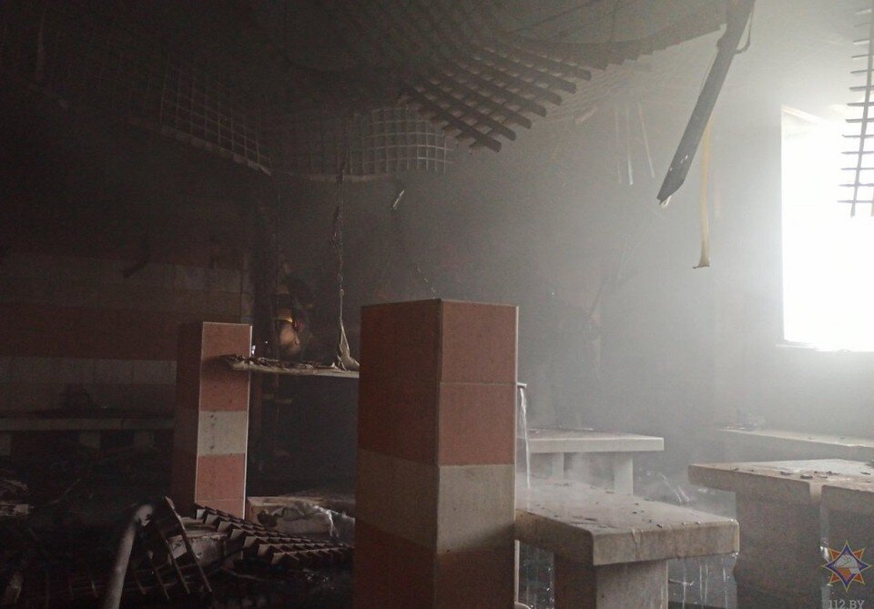     Последствия пожара на улице Марьевской в Минске. Фото: МЧС