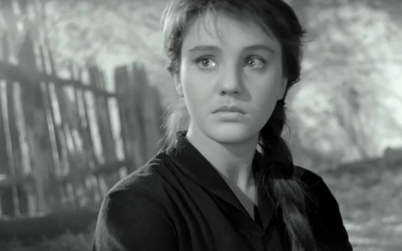 Жанна Прохоренко в фильме "Баллада о солдате".