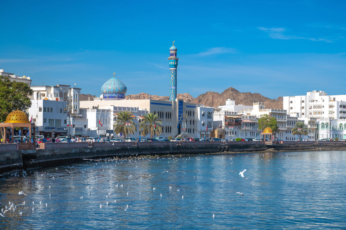 Маскат / фото https://soktur.ru/upload/images/naberezhnaia-muskat-oman.jpg