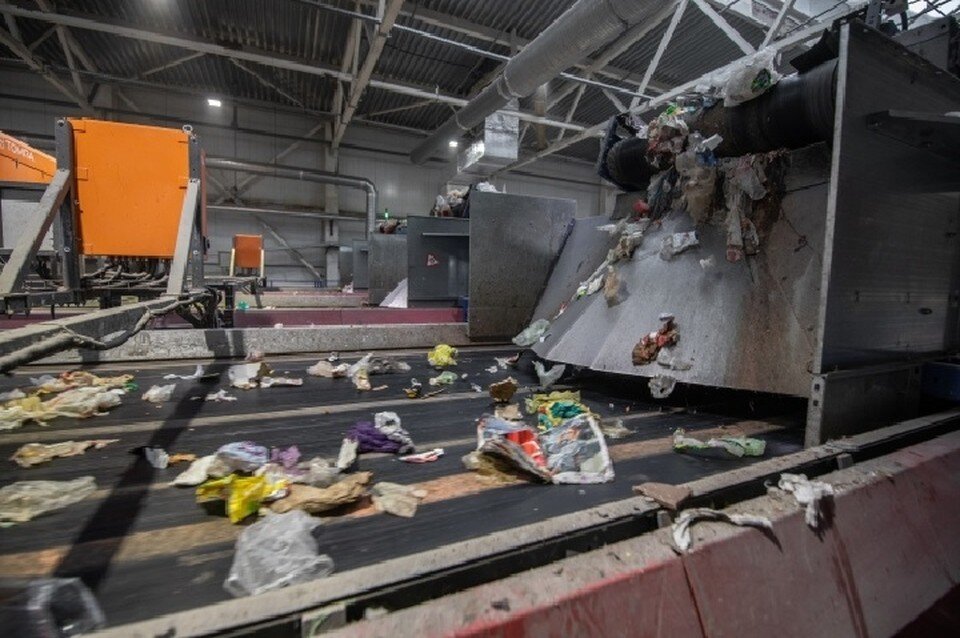     На таких заводах будут последовательно осуществляться все технологические процессы - начиная от сортировки и утилизации мусора, заканчивая размещением переработанного ТКО Андрей АБРАМОВ