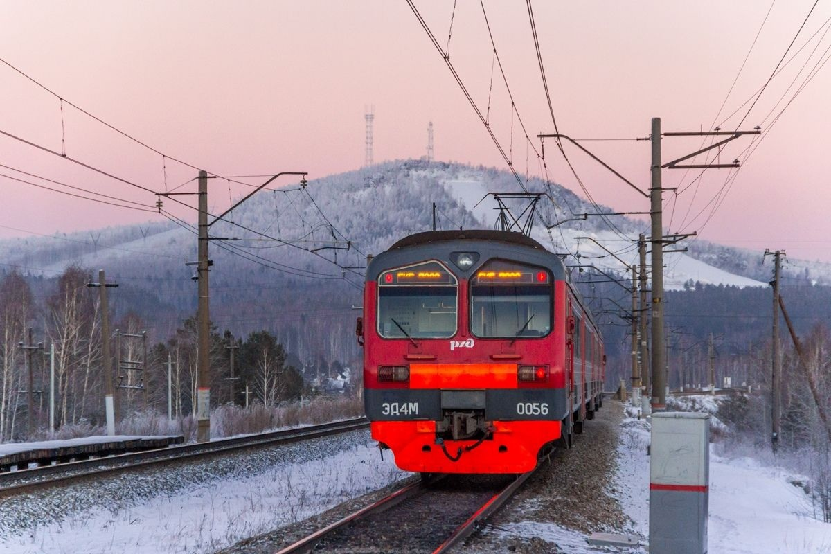 Электропоезда екатеринбург нижний. Эд4м Нижний Тагил. Эд4м СВЖД. Эд4м КБШ. Депо электричек Нижний Тагил.