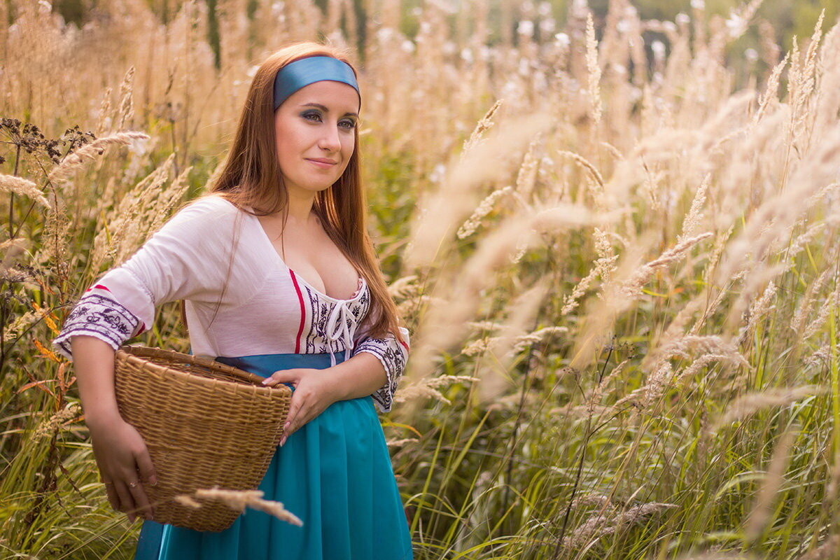 пышные девушки частное. сельские девушки. Eekat melony в платье. ксюша егорова фотомодель барышня крестьянка. деревня грудастых.