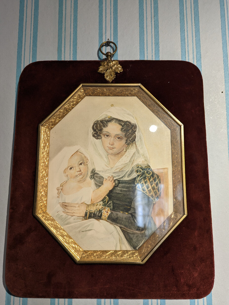 Мария Николаевна с первенцем 