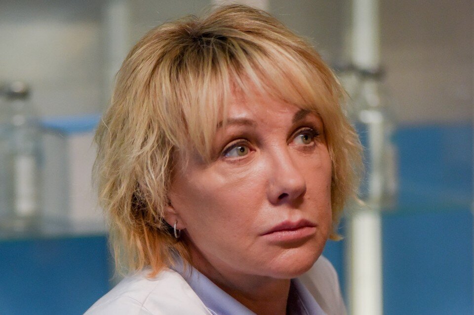     Елена Яковлева в десятом сезоне сериала «Склифосовский» удивляет отсутствием морщин в зрелом возрасте. Фото: канал «Россия»