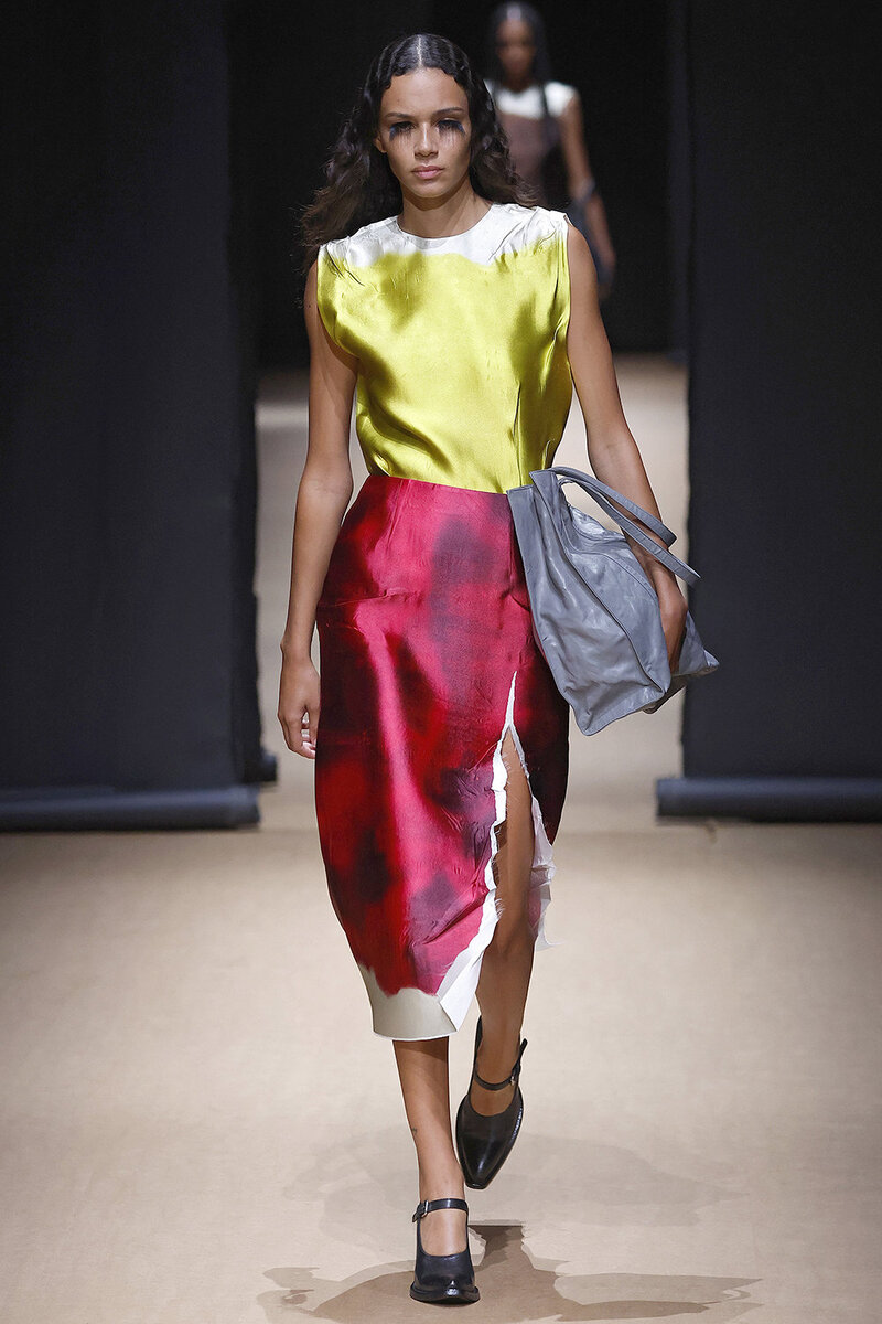    Prada весна-лето 2023LEGION-MEDIA