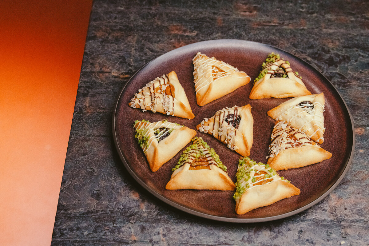 Уши Амана в кафе «Ришон»