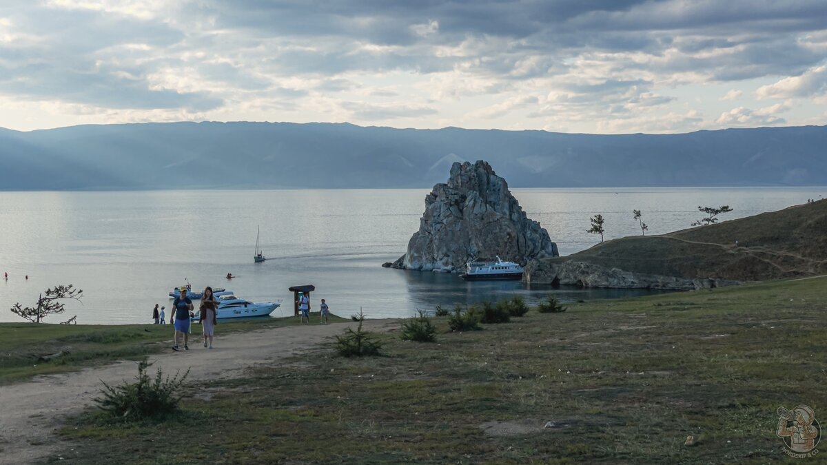 Путешествуем по Байкалу вокруг Ольхона на моторной лодке. Стоит ли авантюра усилий, что смотреть и "какие подводные"?