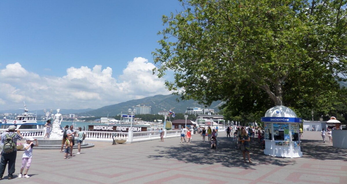 Прогулка по набережной Геленджика