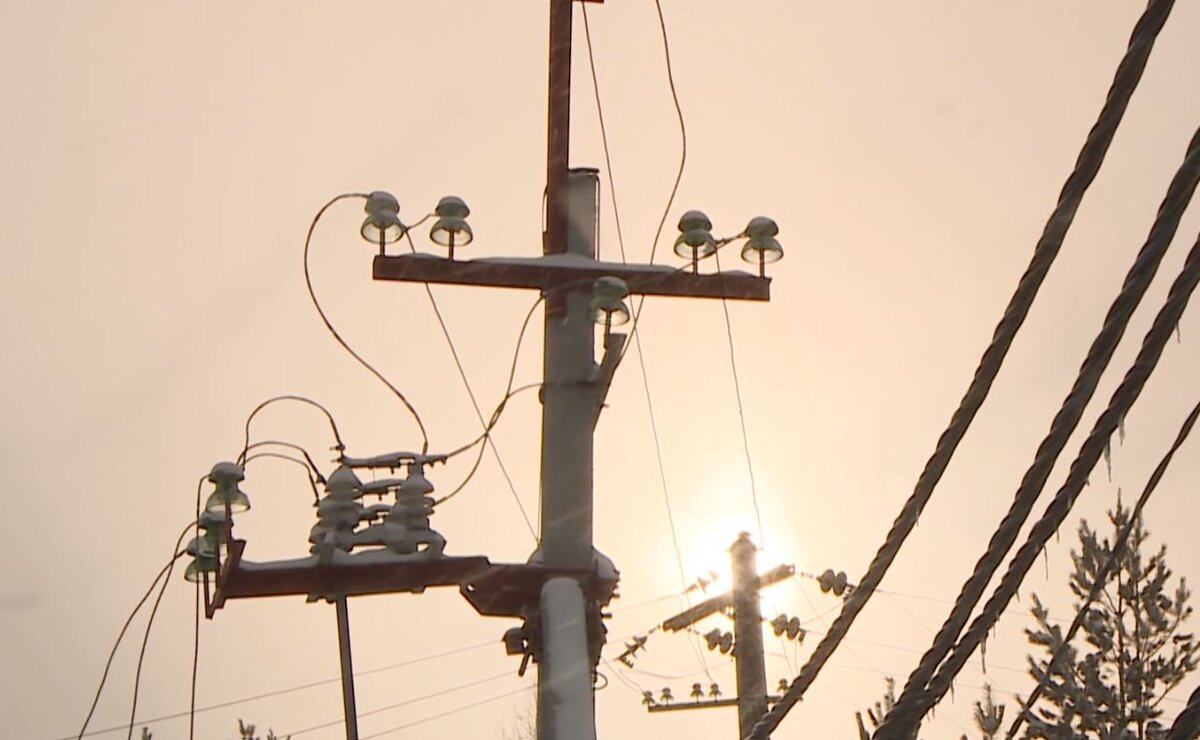Телефон электросетей октябрьского района. Реконструкция электросетей в Сургуте. Нижневартовск подключение света от энергосети требование.