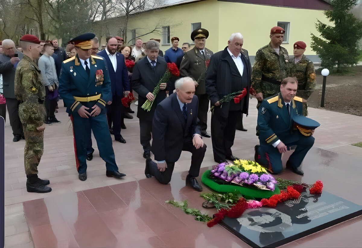 Она заплакала, когда ей вручали Краповый берет»: Как стала единственная  женщина в России заслужила право носить Краповый берет | NOIR | Дзен