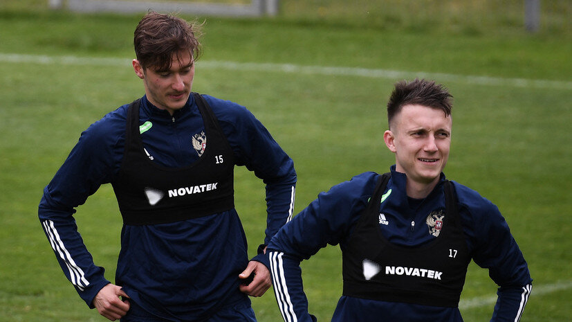     Игроки сборной России Алексей Миранчук и Александр Головин РИА Новости Владимир Астапкович