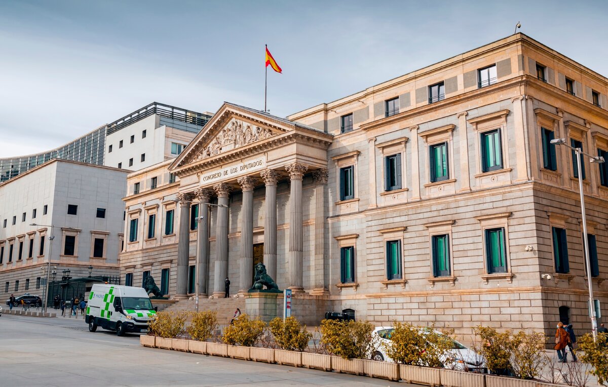    Здание парламента Испании  ColorMaker/Shutterstock/FOTODOM