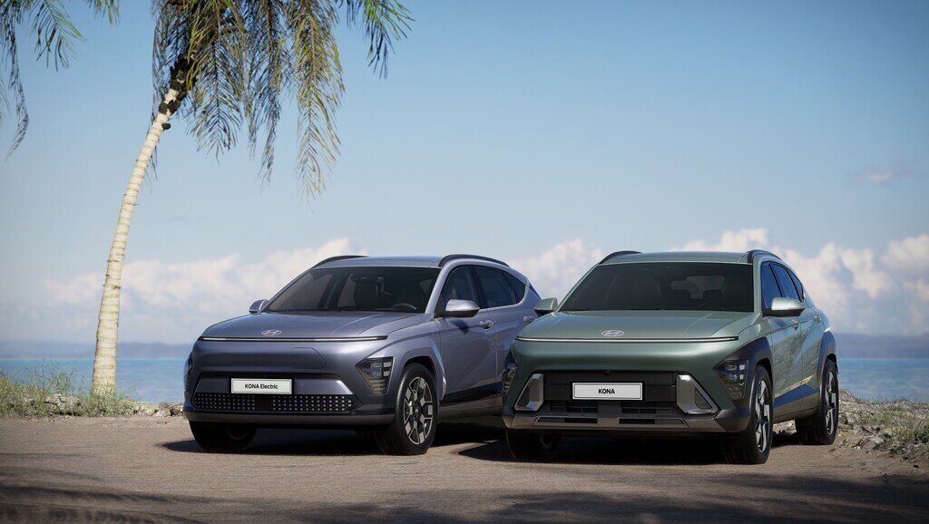 Hyundai Kona:  сможет ездить хоть на батарейках (слева), хоть на бензине