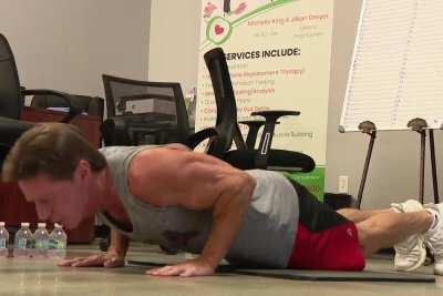    60-летний мужчина усердно тренируется и ставит рекордыИз личных социальных сетей