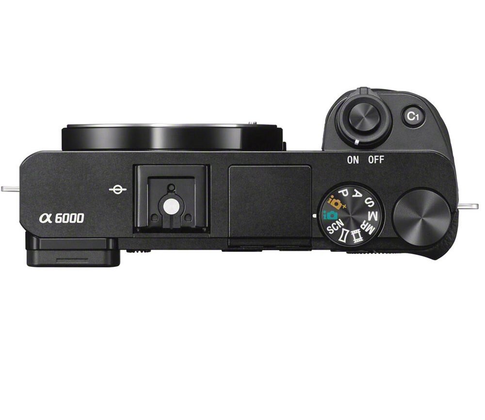 У sony a6000 все очень привычно, хотя хотелось бы хват побольше. В целом выглядит как кирпич, зато какой компактный!