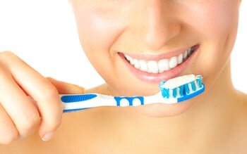 Правильная чистка зубов: техника и рекомендации для здоровья полости рта