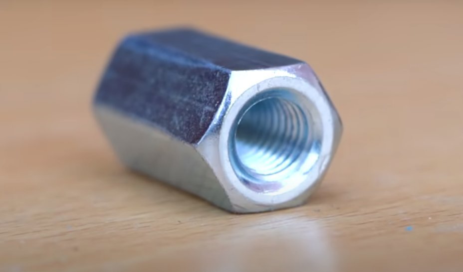      Переходная гайка.