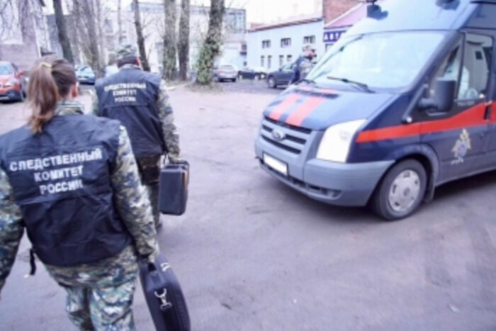 Изнасиловал женщину в машине