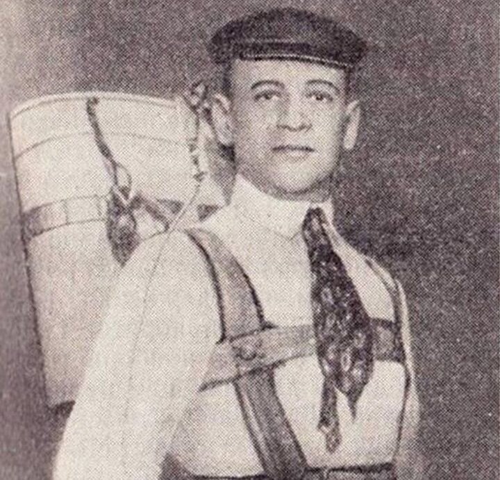 Первый парашют был в жёстком ранце, потом Котельников доработал своё изобретение и создал куда более удобный и компактный мягкий ранец. Фото из интернета.