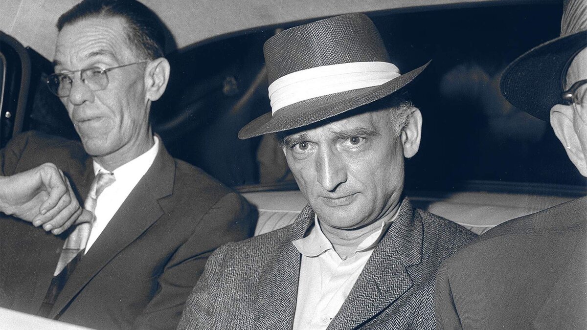      Советские разведчики