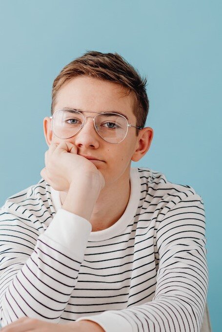 постановочное фото с участием актера-модели